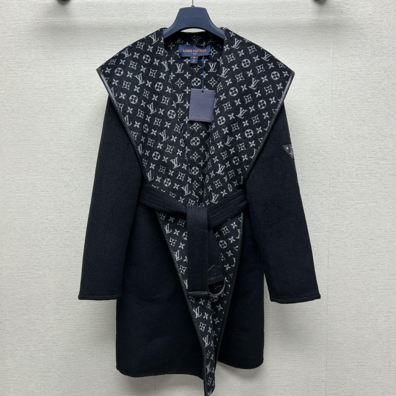 l0vis Vvtt0n outwear